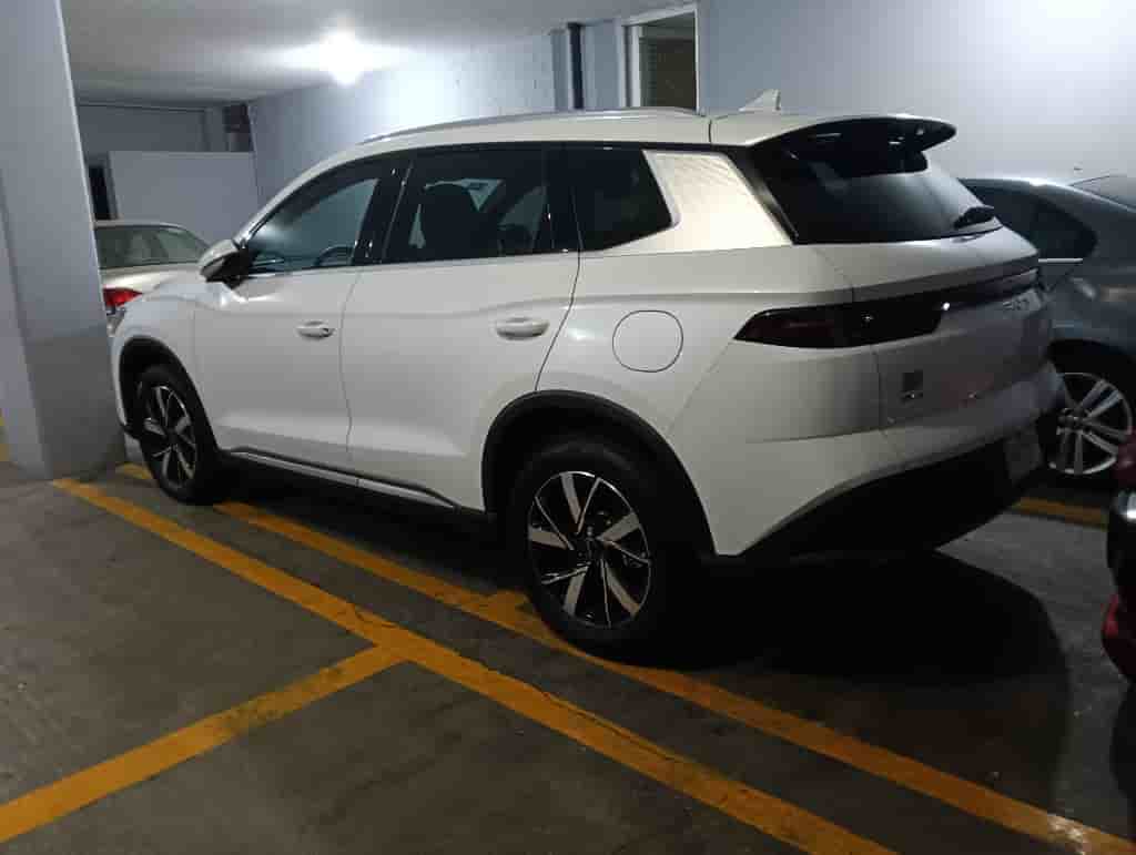 Fotografía real de un Estacionamiento que puedes rentar con SpotMe) de forma rápida y segura, ubicado en Nápoles, CDMX.