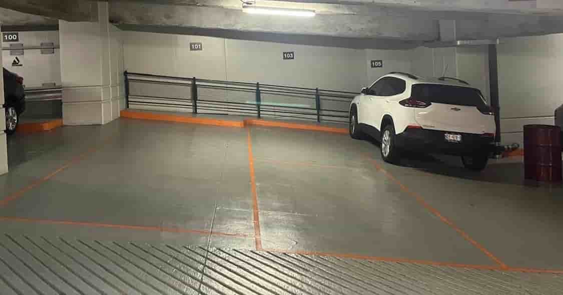 Fotografía real de un Estacionamiento que puedes rentar con SpotMe) de forma rápida y segura, ubicado en Polanco, CDMX.