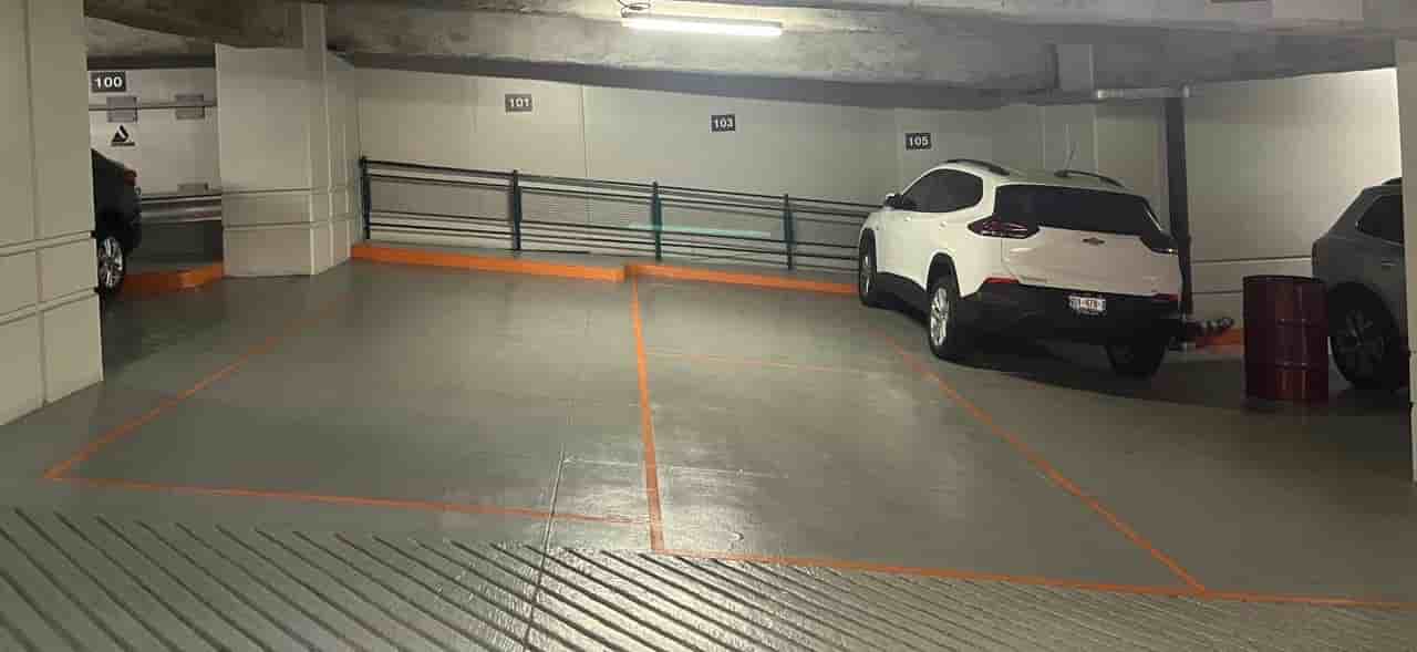 Fotografía real de un Estacionamiento que puedes rentar con SpotMe) de forma rápida y segura, ubicado en Polanco, CDMX. - Foto 2