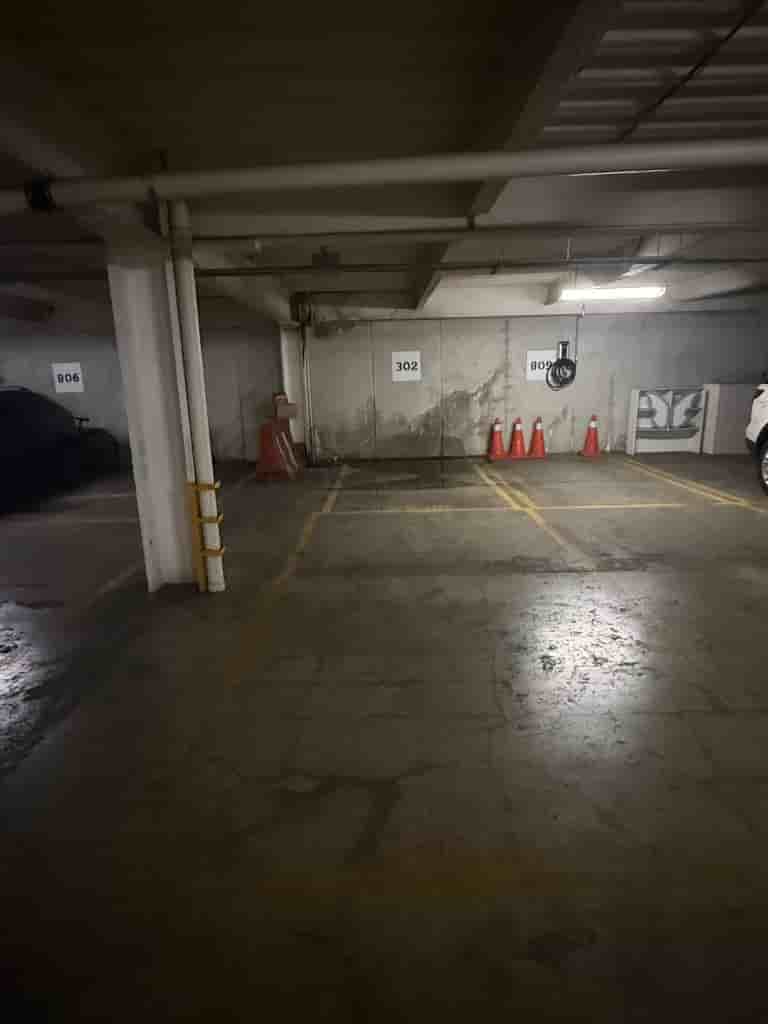 Fotografía real de un Estacionamiento que puedes rentar con SpotMe) de forma rápida y segura, ubicado en Santa María la Ribera, CDMX. - Foto 1