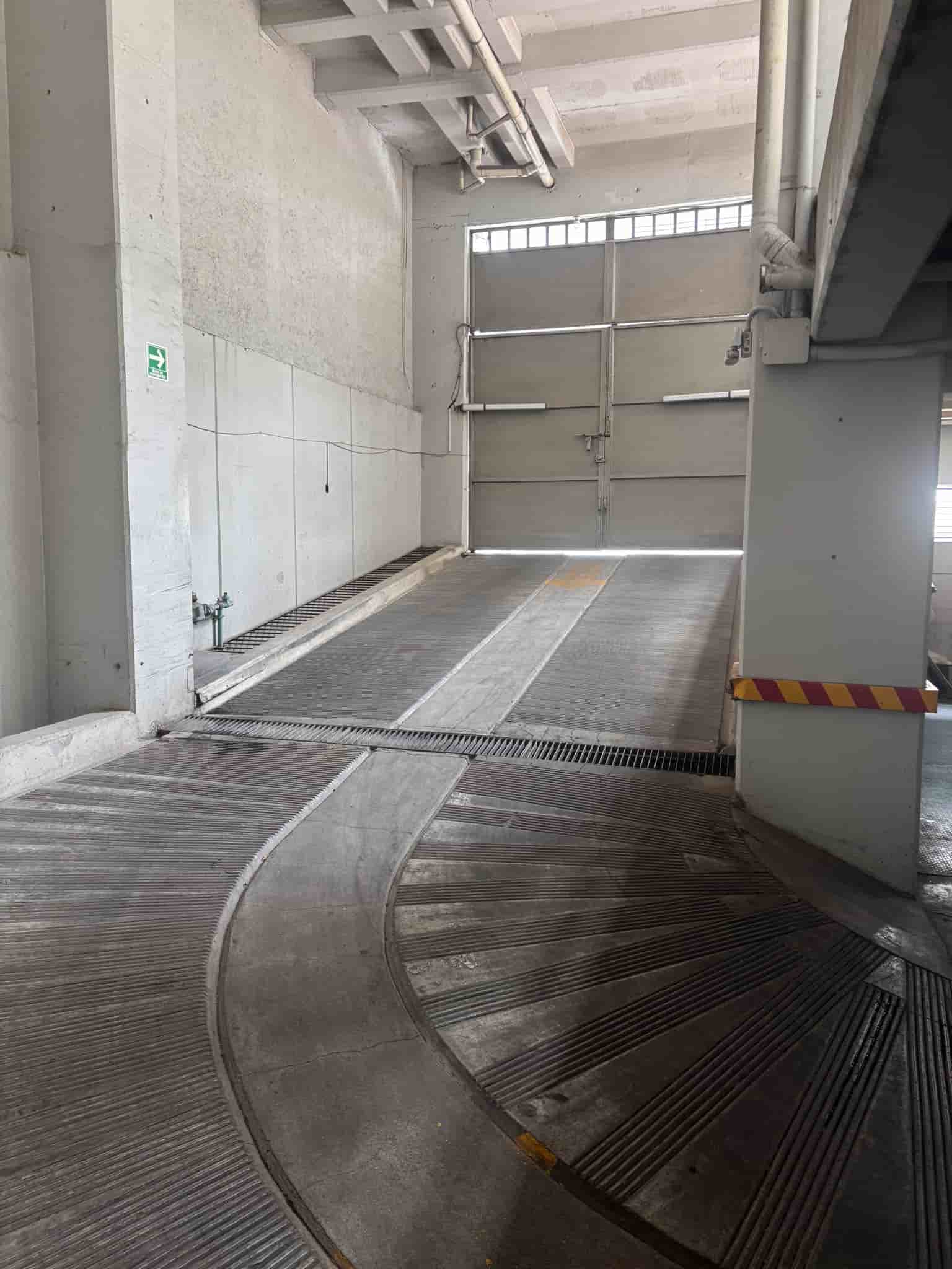 Fotografía real de un Parking que puedes rentar con SpotMe) de forma rápida y segura, ubicado en Colonia Centro, CDMX. - Foto 2