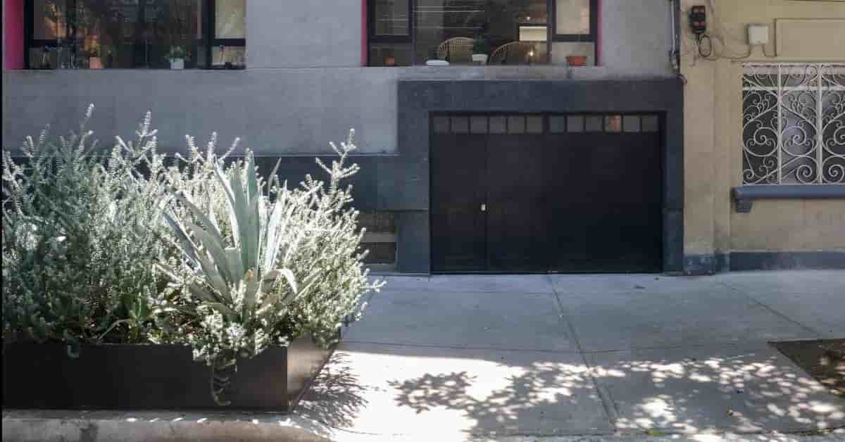 Fotografía real de un Parking que puedes rentar con SpotMe) de forma rápida y segura, ubicado en Colonia Condesa, CDMX. - Foto 1