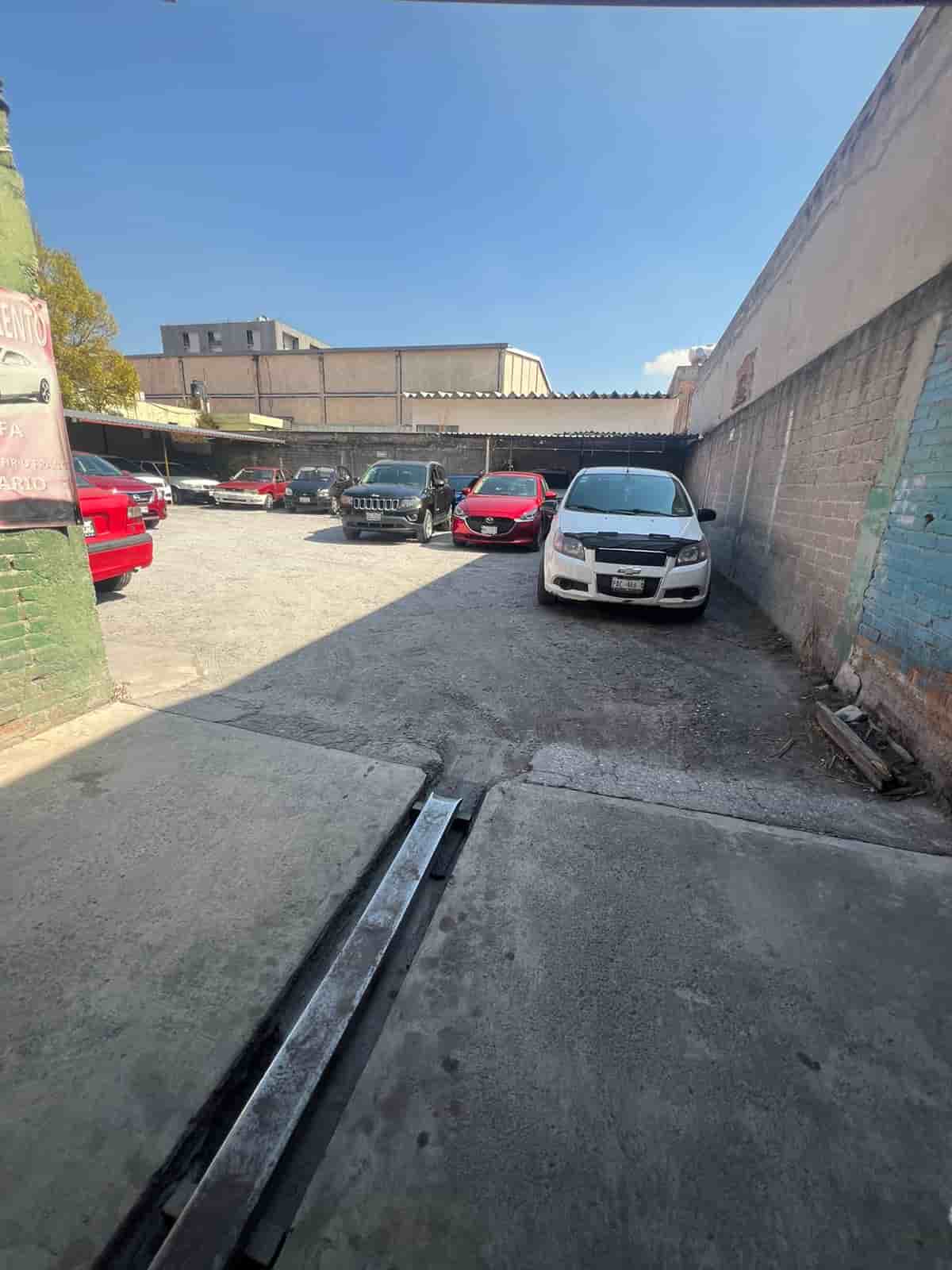 Fotografía real de un Parking que puedes rentar con SpotMe) de forma rápida y segura, ubicado en Toluca de Lerdo, Méx.. - Foto 4