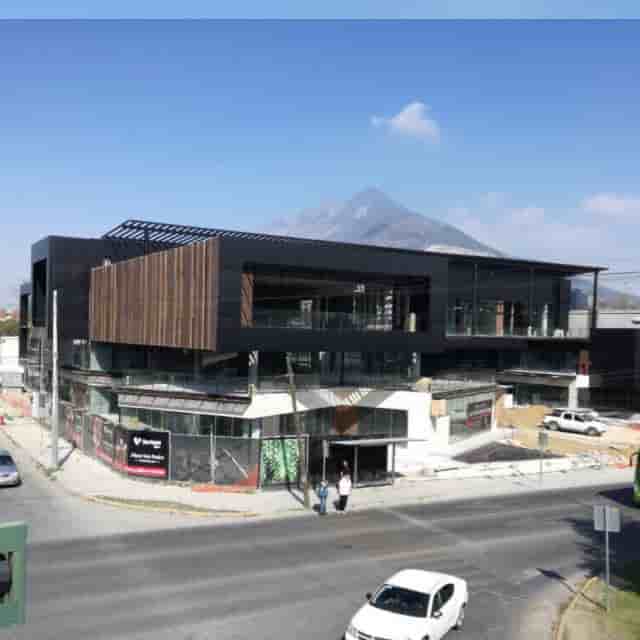 Fotografía real de un Parking que puedes rentar con SpotMe) de forma rápida y segura, ubicado en San Pedro Garza García, N.L.. - Foto 3