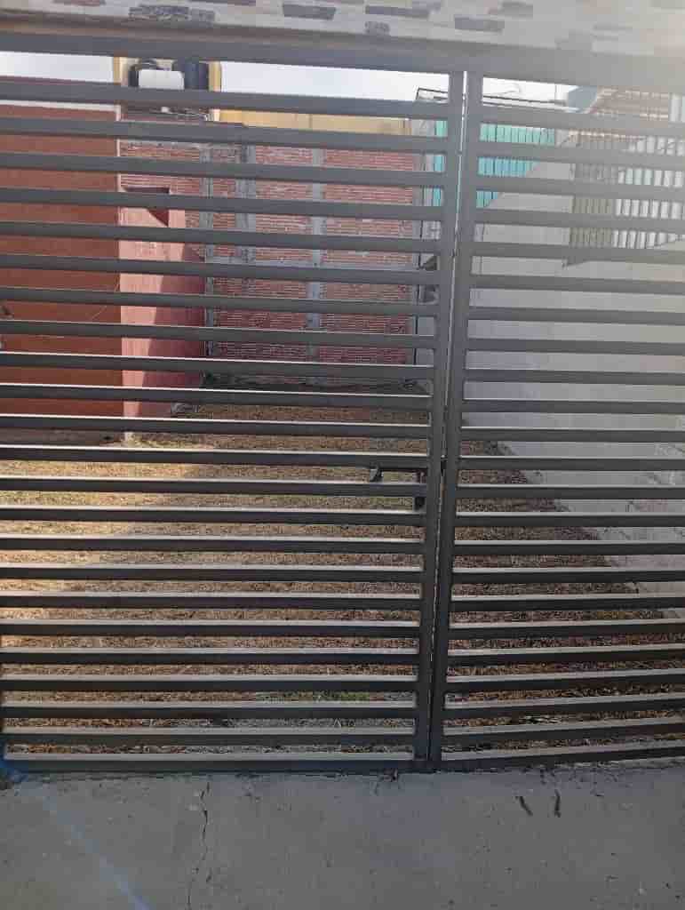 Fotografía real de un Parking que puedes rentar con SpotMe) de forma rápida y segura, ubicado en Fraccionamientos del Sur, Hgo.. - Foto 4