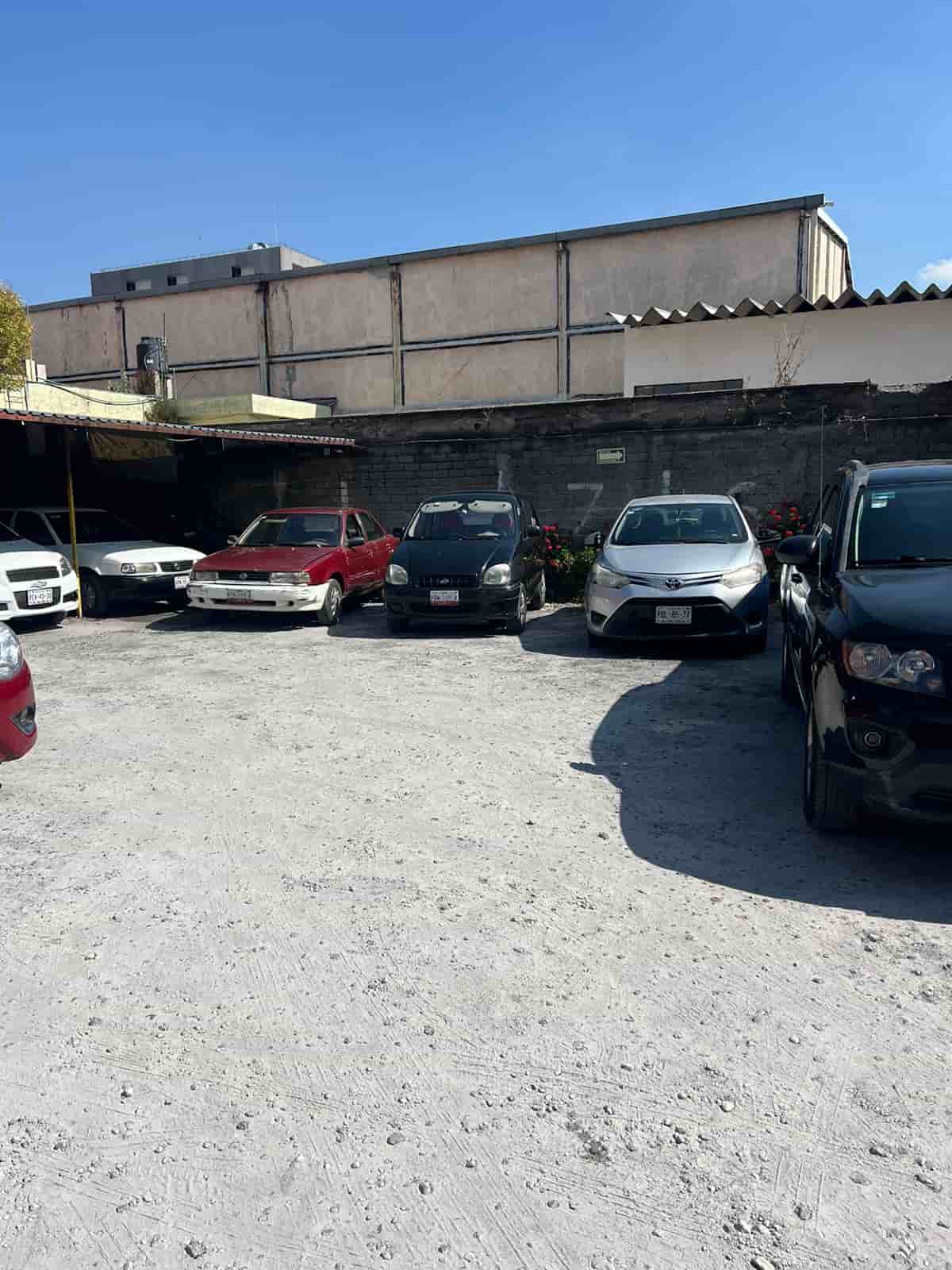 Fotografía real de un Parking que puedes rentar con SpotMe) de forma rápida y segura, ubicado en Toluca de Lerdo, Méx.. - Foto 2
