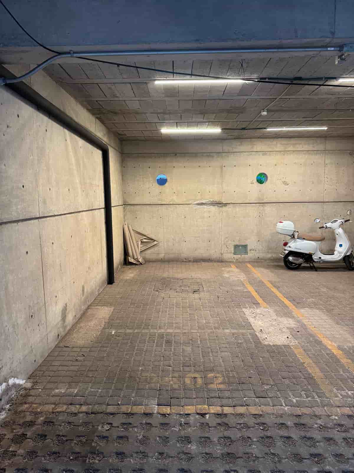 Fotografía real de un Parking que puedes rentar con SpotMe) de forma rápida y segura, ubicado en Roma Norte, CDMX. - Foto 2