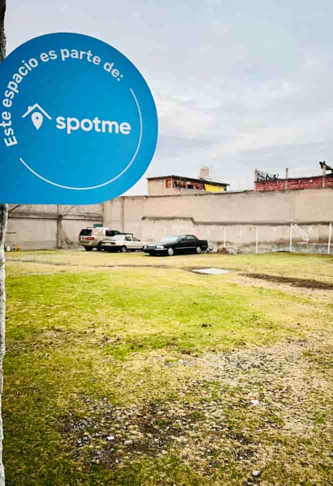 Fotografía real de un Parking que puedes rentar con SpotMe) de forma rápida y segura, ubicado en Huixquilucan de Degollado, Méx.. - Foto 4
