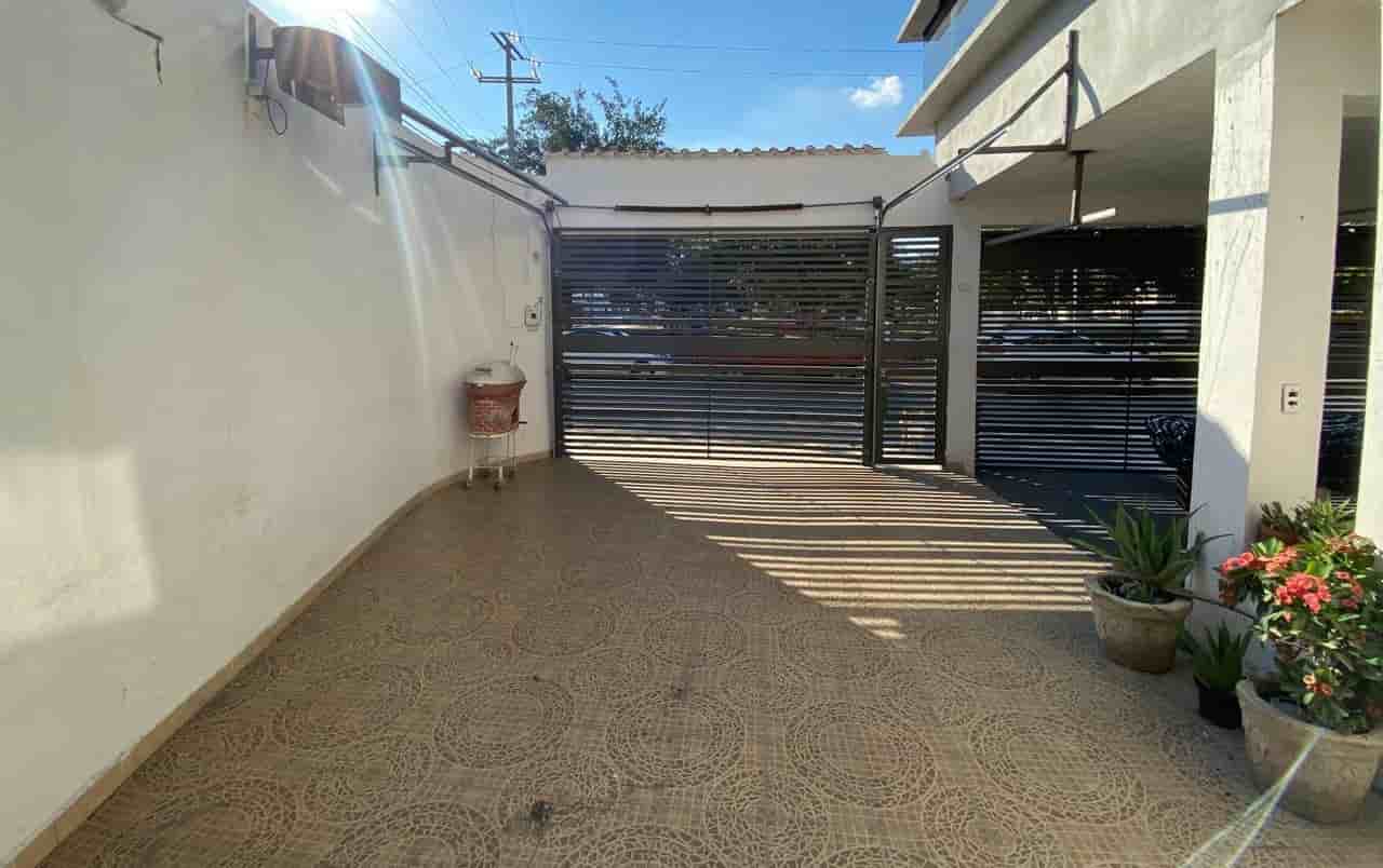 Fotografía real de un Estacionamiento que puedes rentar con SpotMe) de forma rápida y segura, ubicado en Monterrey, N.L..