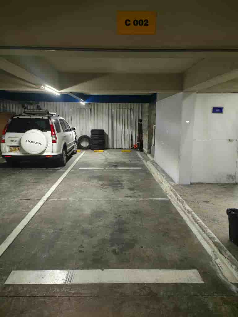 Fotografía real de un Estacionamiento que puedes rentar con SpotMe) de forma rápida y segura, ubicado en Hipódromo, CDMX. - Foto 3