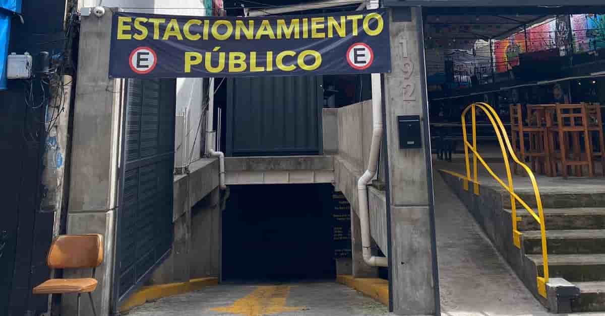Fotografía real de un Estacionamiento que puedes rentar con SpotMe) de forma rápida y segura, ubicado en Doctores, CDMX.