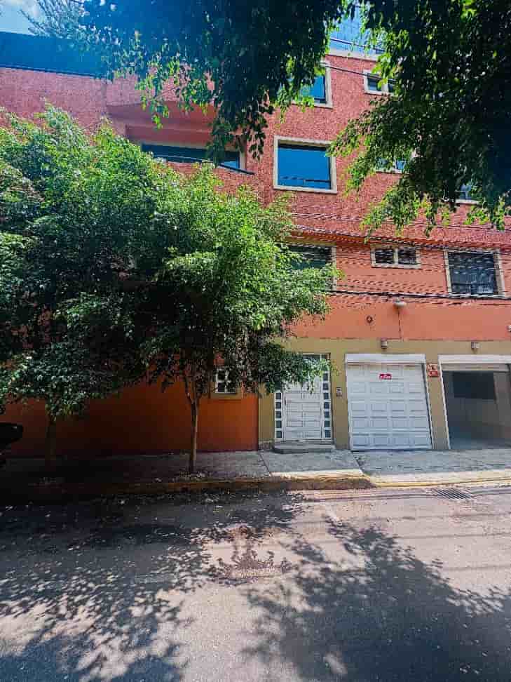 Fotografía real de un Parking que puedes rentar con SpotMe) de forma rápida y segura, ubicado en Insurgentes Mixcoac, CDMX. - Foto 2