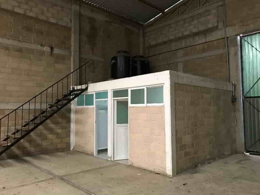 Fotografía real de un Commercial Warehouse que puedes rentar con SpotMe) de forma rápida y segura, ubicado en San Mateo Oxtotitlán, Méx.. - Foto 4