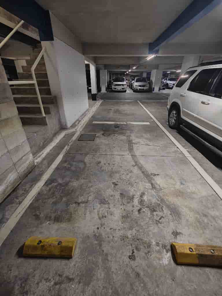Fotografía real de un Estacionamiento que puedes rentar con SpotMe) de forma rápida y segura, ubicado en Hipódromo, CDMX. - Foto 2