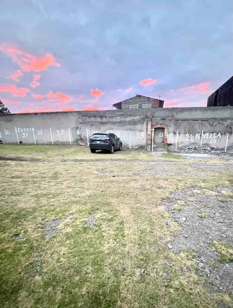 Fotografía real de un Parking que puedes rentar con SpotMe) de forma rápida y segura, ubicado en Huixquilucan de Degollado, Méx.. - Foto 3
