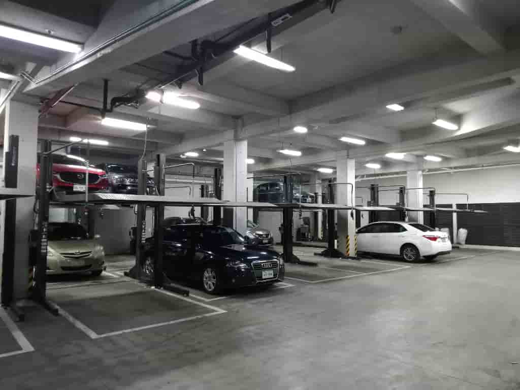 Fotografía real de un Parking que puedes rentar con SpotMe) de forma rápida y segura, ubicado en Lomas de Chapultepec, CDMX. - Foto 5