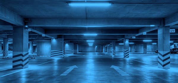 Pensiones de estacionamiento en renta: cajones fijos, techados y con acceso 24/7 para autos, motos y flotillas comerciales.