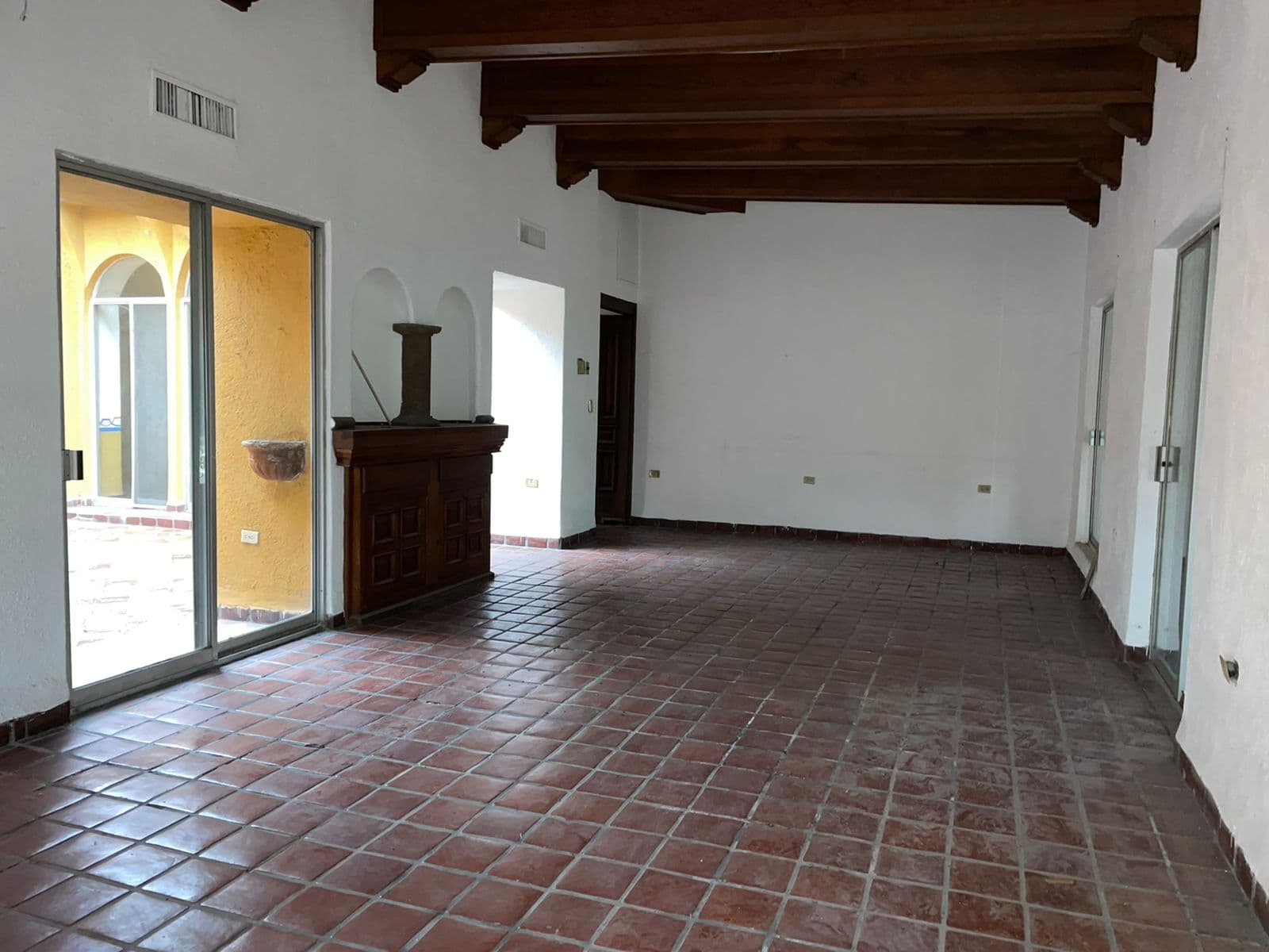 Bodega 28 m² ebac5b68-413b-406a-91f9-d5cd15902523