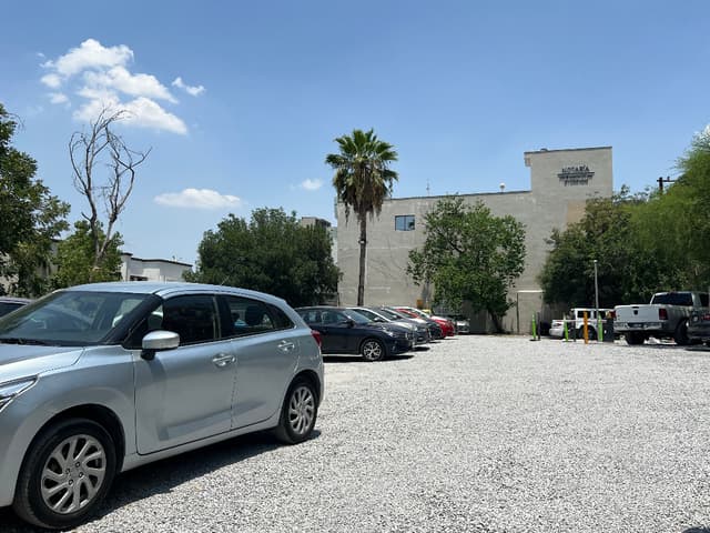 Estacionamiento 13 m² 8236f53e-5d43-4f3b-977d-65dfbe4283ea