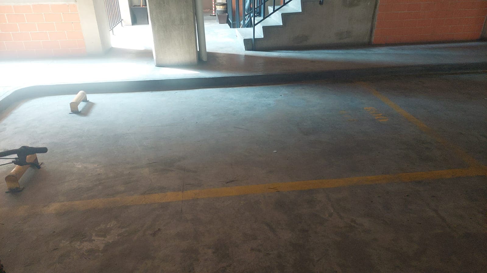 Parking 13 m² 3cabda0c-e060-43fd-8b53-b3ea592c628e