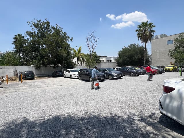 Estacionamiento 13 m² 8236f53e-5d43-4f3b-977d-65dfbe4283ea