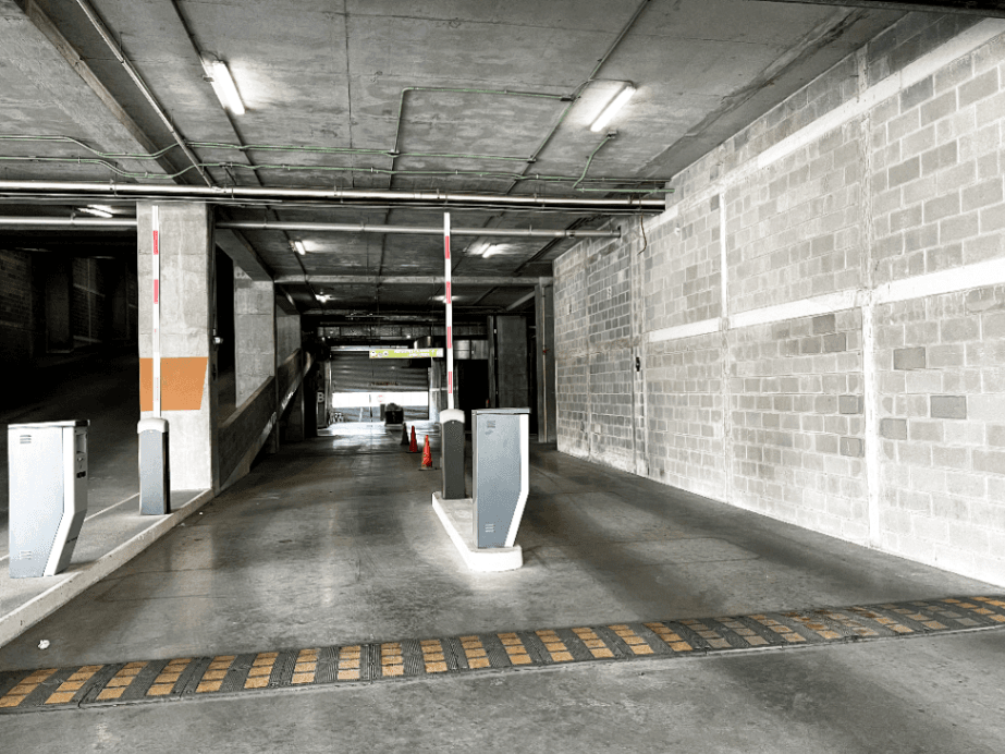 Fotografía real de un Estacionamiento que puedes rentar con SpotMe) de forma rápida y segura, ubicado en Monterrey, N.L.. - Foto 8