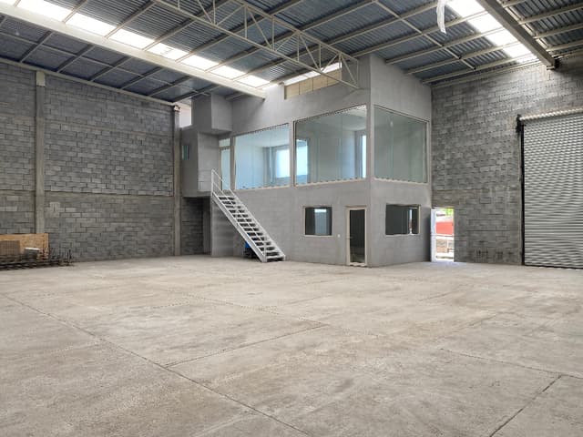 Bodega Comercial 340 m² 5c377bde-a9e3-45f9-9f1a-e789a6006ea3