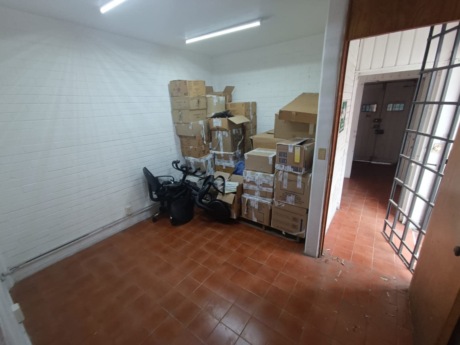 Fotografía real de un Parking que puedes rentar con SpotMe) de forma rápida y segura, ubicado en Tacuba, CDMX. - Foto 11