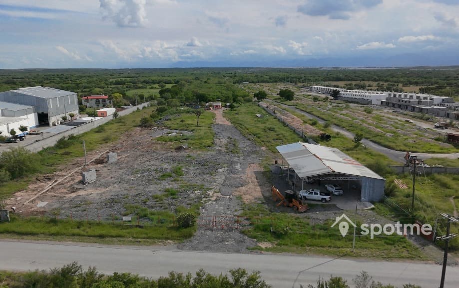 Terreno 3,400 m² 33fb1191-85d3-40cc-ae5d-8b6ebf92e565