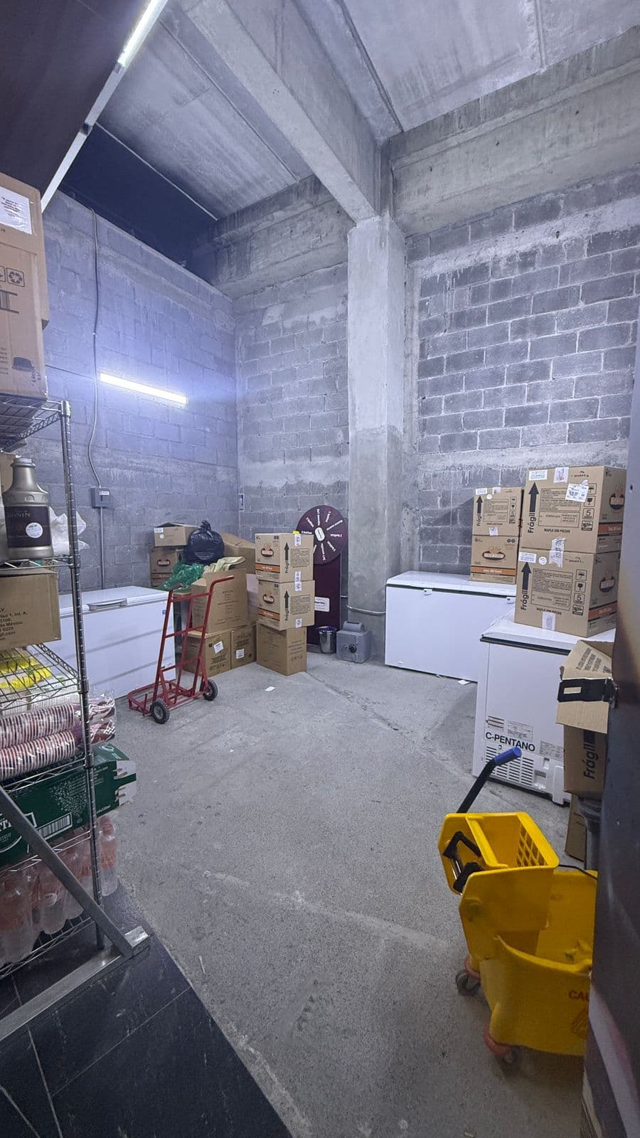 Fotografía real de un Commercial Warehouse que puedes rentar con SpotMe) de forma rápida y segura, ubicado en San Pedro Garza García, N.L.. - Foto 5