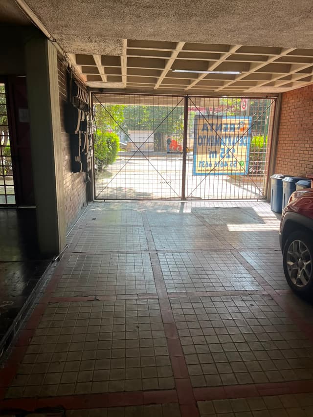 Estacionamiento 13 m² 9d2d8a2c-769b-4b17-a4cb-d7d385a36e54