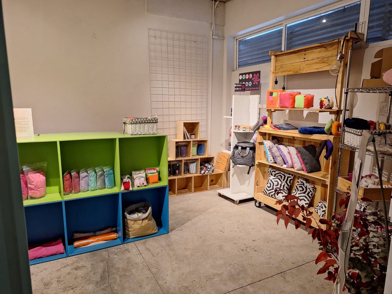 Commercial Warehouse 25 m² b9b432ad-e7bc-495c-afa3-561259e4a44b