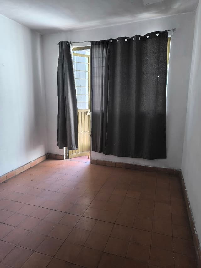 Bodega 105,300 m² e6939752-cf79-48cc-918a-6fa480f7e44a