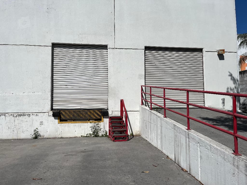 Industrial Warehouse 3,150 m² c6c4a655-c1b4-4d34-8339-6daa9d1132e6