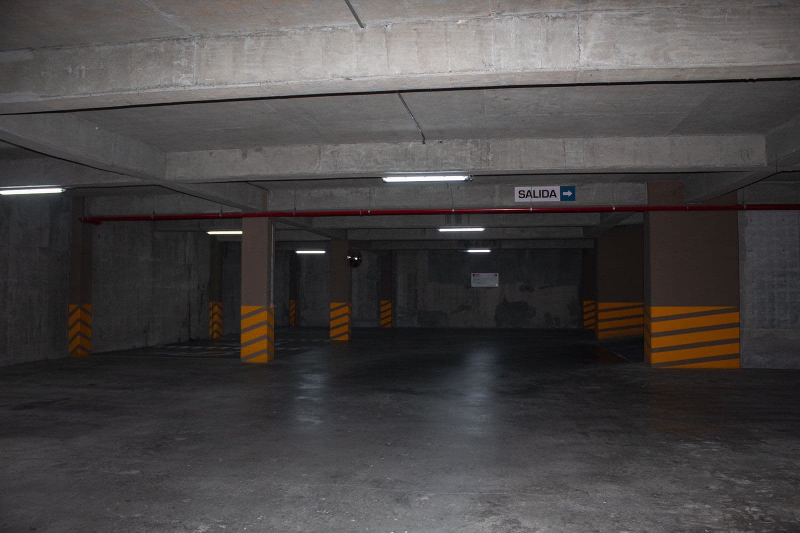 Parking 12 m² 30eede37-c0dc-45df-afec-663e55c6d734