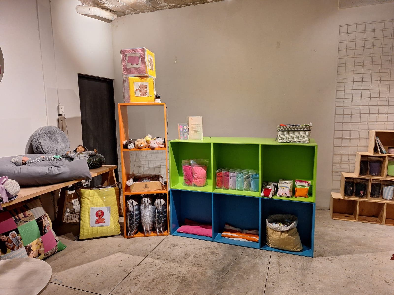 Commercial Warehouse 25 m² b9b432ad-e7bc-495c-afa3-561259e4a44b