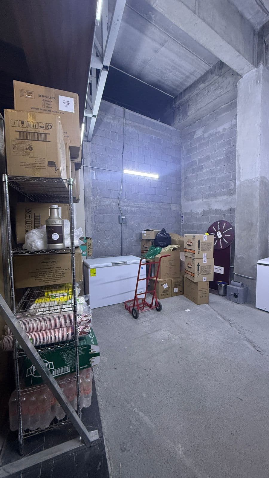 Fotografía real de un Commercial Warehouse que puedes rentar con SpotMe) de forma rápida y segura, ubicado en San Pedro Garza García, N.L.. - Foto 2
