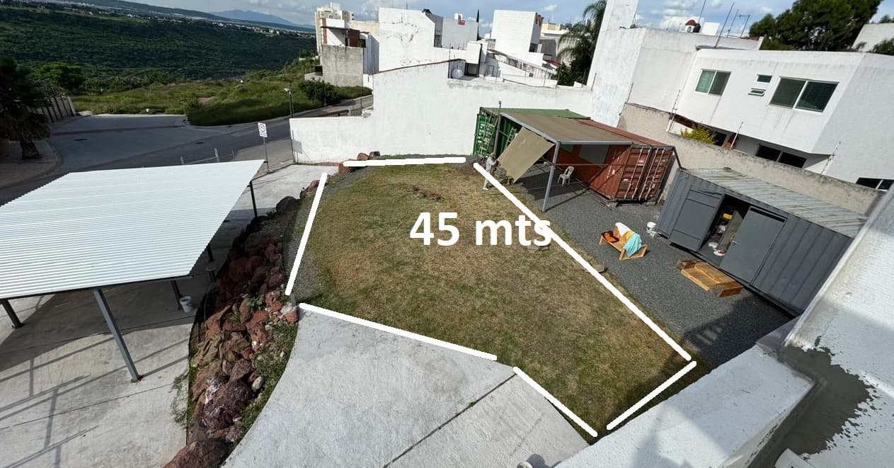 Parking 100 m² 2cacb08b-3e02-4b45-ae46-8a18b2730ae9