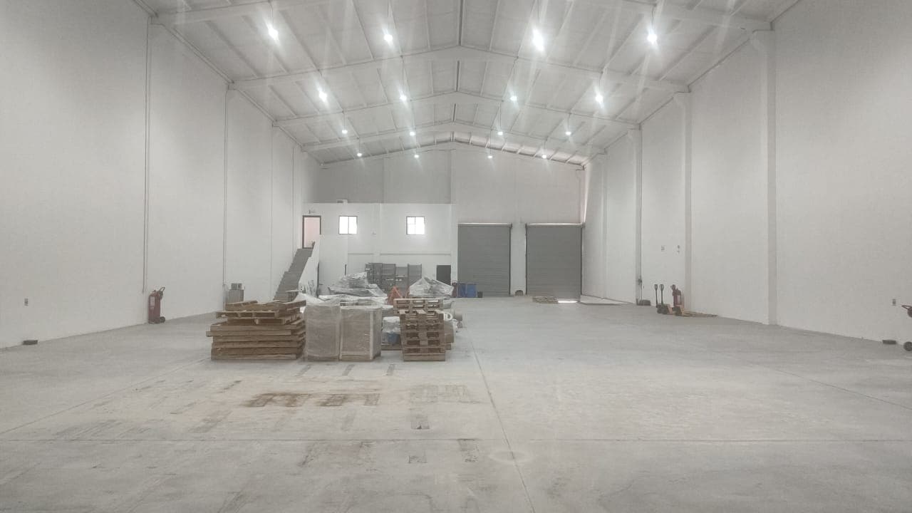 Warehouse 2,000 m² d375999d-025e-482b-abef-4c5507274fe6