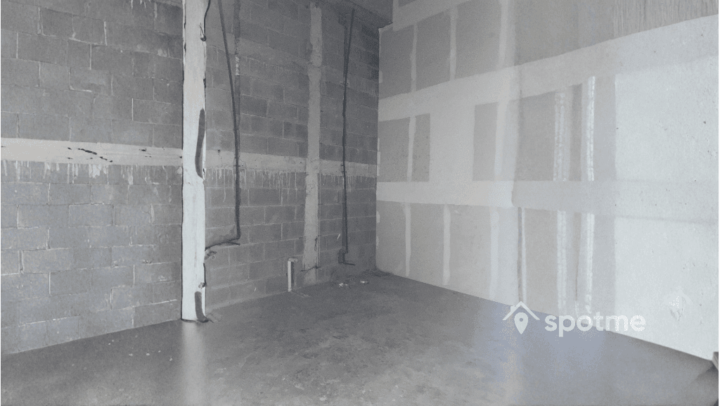 Parking 13 m² dc62418b-6032-4d75-8613-94d9dd0863d2