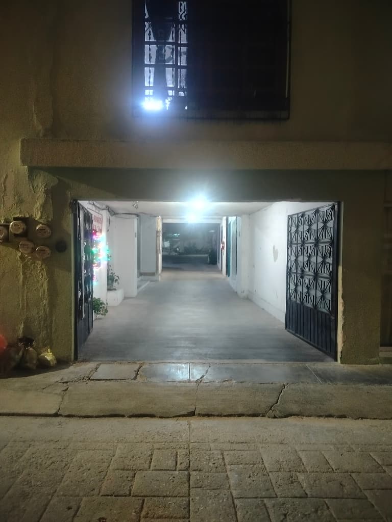 Fotografía real de un Parking que puedes rentar con SpotMe) de forma rápida y segura, ubicado en San Francisco de Campeche, Camp.. - Foto 1