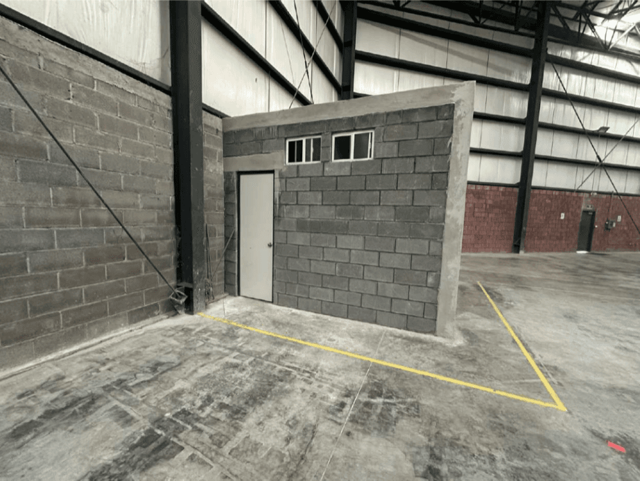 Industrial Warehouse 1,457 m² 8c41c60a-4fd5-41af-9d8e-0680c94ee189