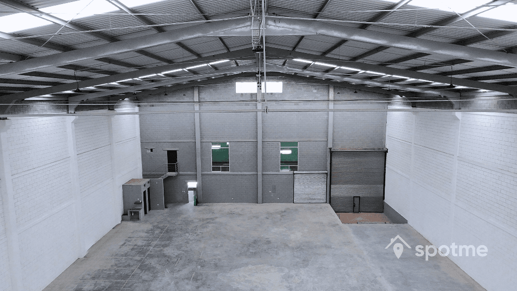 Bodega Comercial 884 m² 110b175a-c459-41ed-84d2-fe7599545c1c