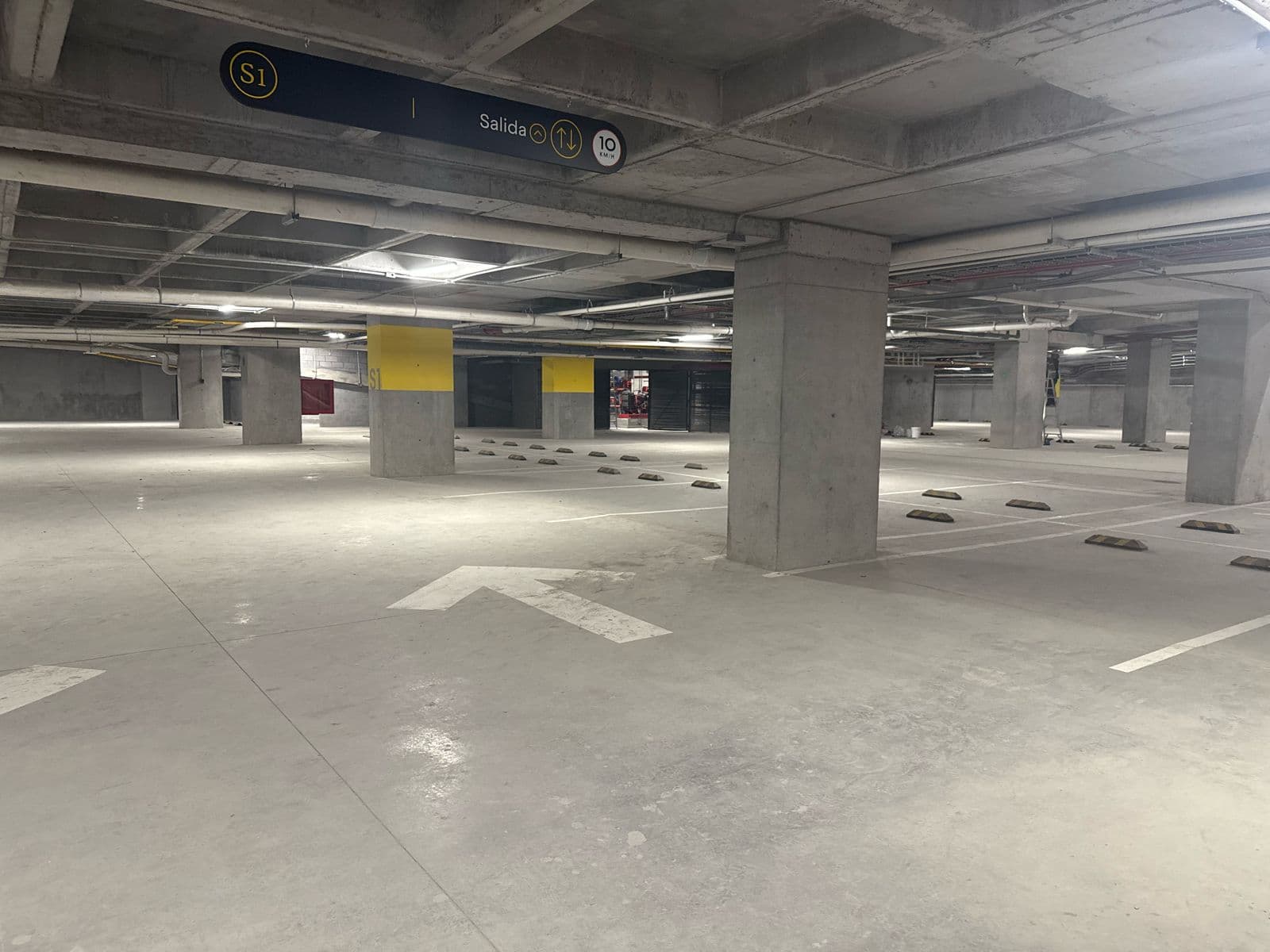 Parking 13 m² 4d530381-beee-4e0b-8f92-44f69e8dd940