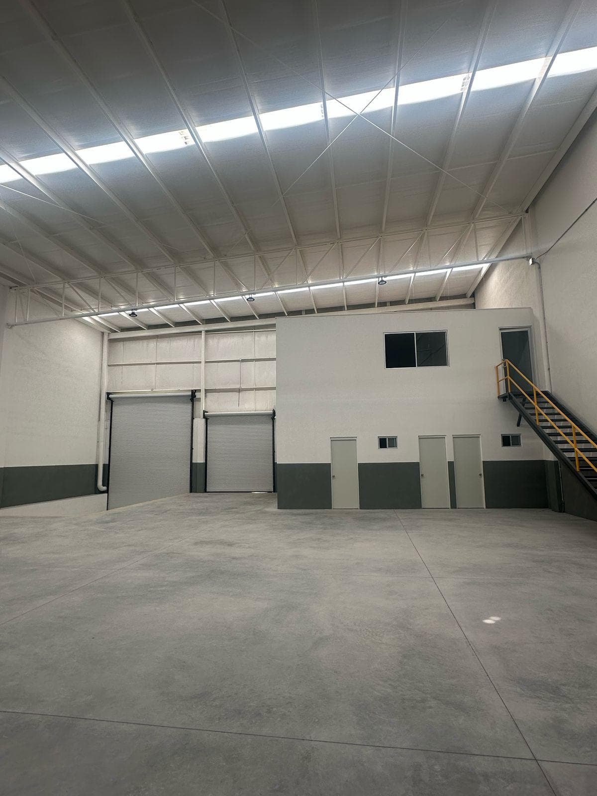 Bodega Comercial 666 m² 172bd527-b61b-461e-bb3a-7e348cb45715