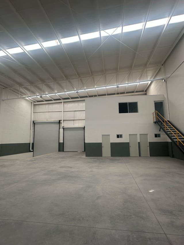 Bodega Comercial 666 m² 172bd527-b61b-461e-bb3a-7e348cb45715