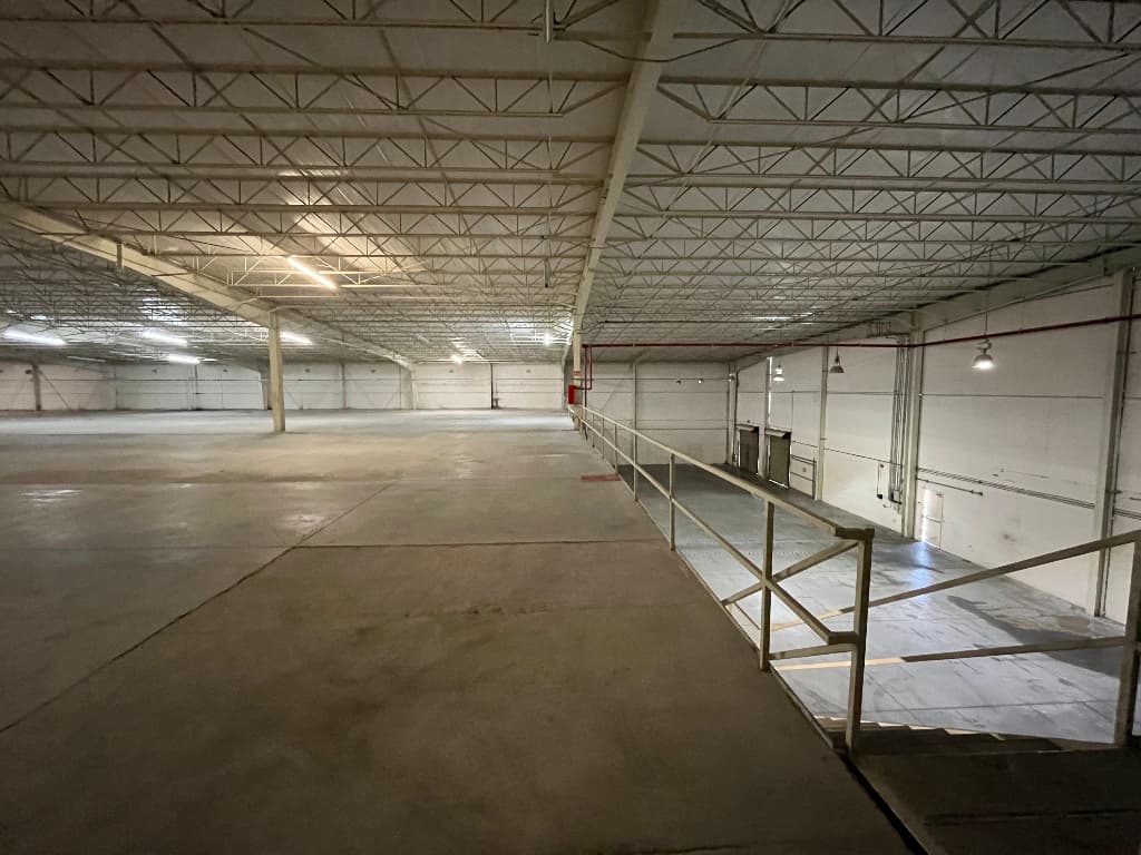 Industrial Warehouse 3,150 m² c6c4a655-c1b4-4d34-8339-6daa9d1132e6
