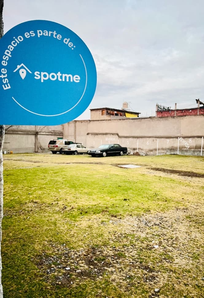 Fotografía real de un Estacionamiento que puedes rentar con SpotMe) de forma rápida y segura, ubicado en Huixquilucan de Degollado, Méx.. - Foto 4