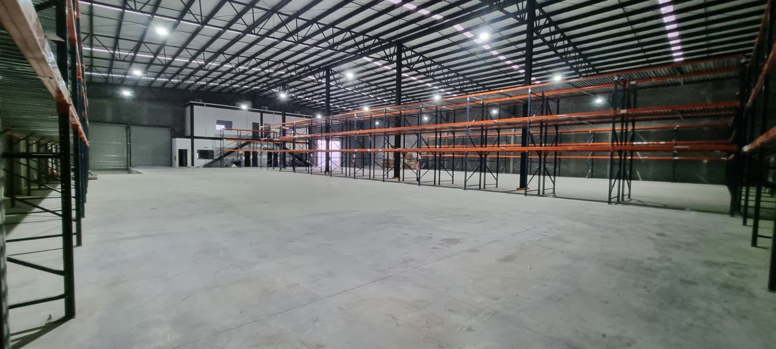 Bodega Industrial 2,748 m² cfc0257a-fdb3-4b04-a365-121e95234b0e
