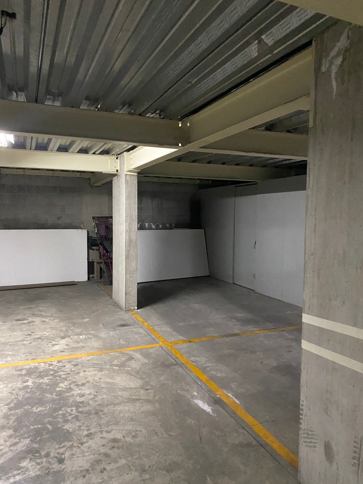 Fotografía real de un Estacionamiento que puedes rentar con SpotMe) de forma rápida y segura, ubicado en Hipódromo Condesa, CDMX. - Foto 6